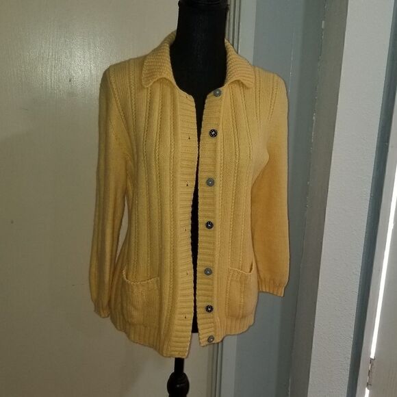 Vintage yellow cardigan crochet no tag - Picture 1 of 12